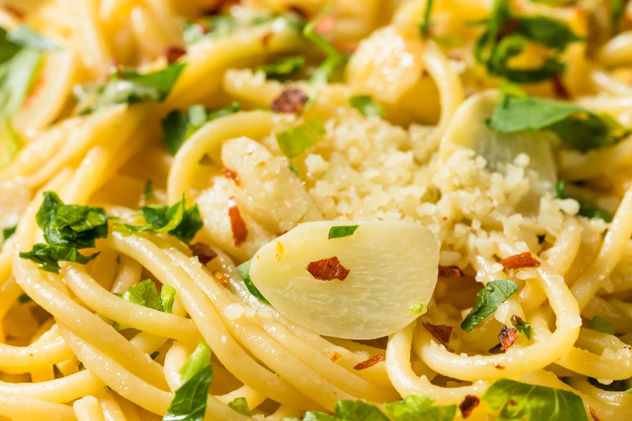 Pasta olio e aglio de eenvoudige Italiaanse klassieker